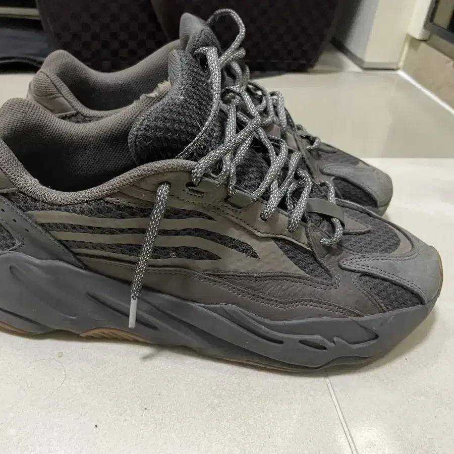 아디다스 이지 yeezy 700 v2 geode