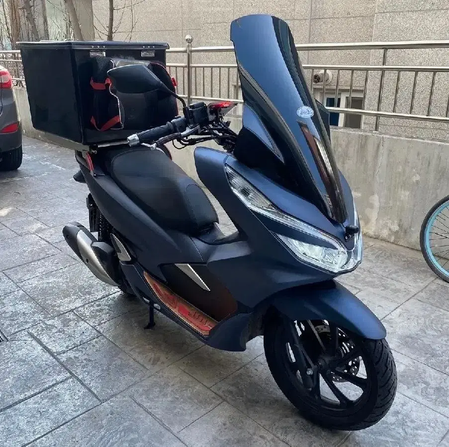 Pcx125 더뉴모델 20년식 블랙박스 투채널 배달세팅 판매합니다