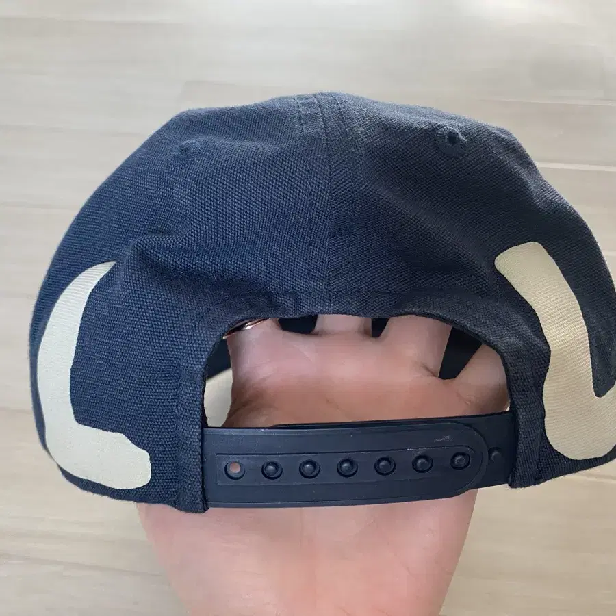 썬러브 Capital Cap Navy 볼캡