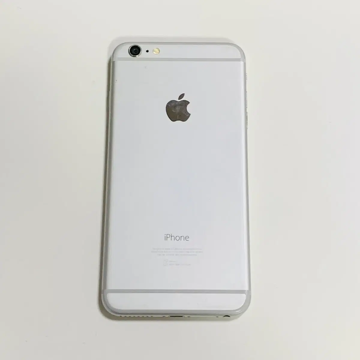 [623485] iPhone 6 Plus 16GB Silver Cost-effective open-air model