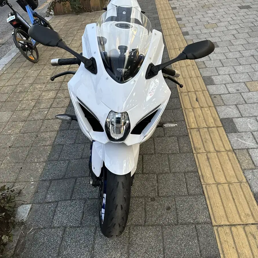 2018년식 GSX-R1000R 저렴하게 판매합니다.