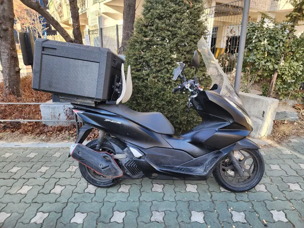 PCX125 cbs모델 21년식 판매합니다