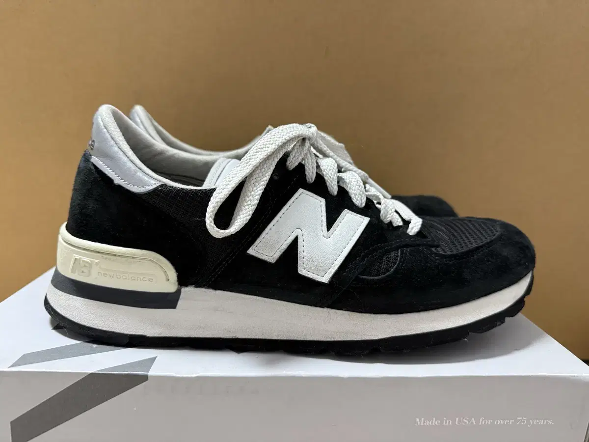 990v1 Black 270