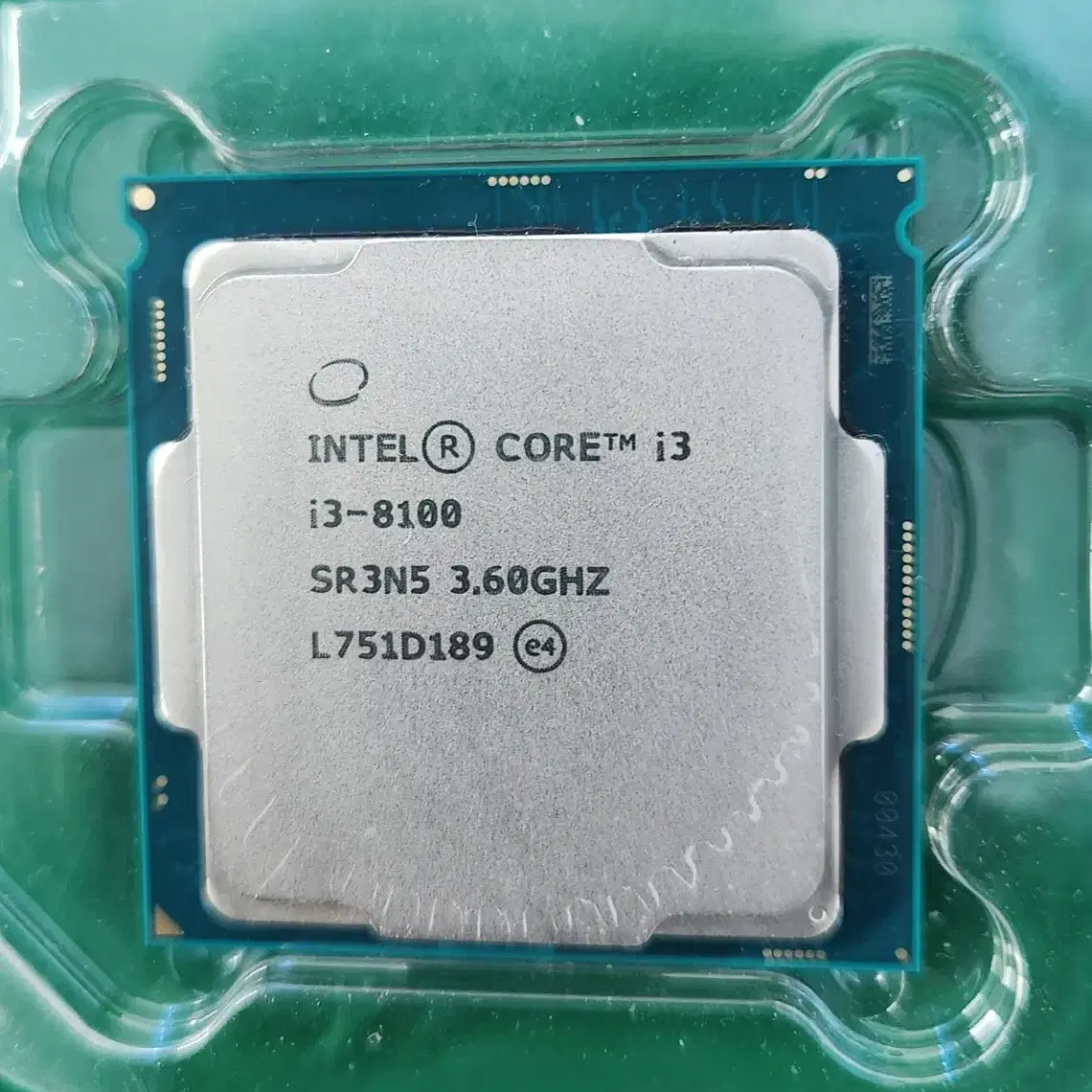 인텔 코어 i3-8100 CPU 판매합니다.