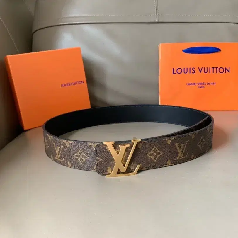 LOUIS VUITTON 벨트