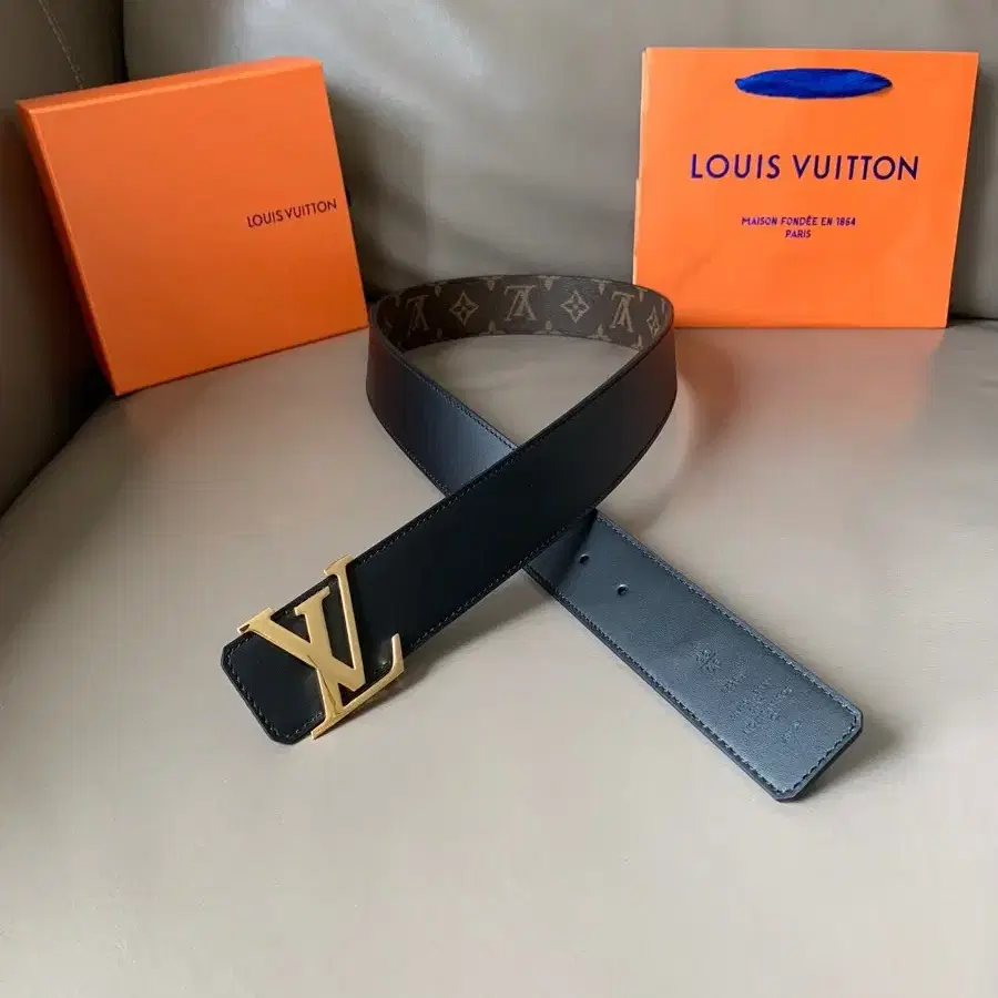 LOUIS VUITTON 벨트