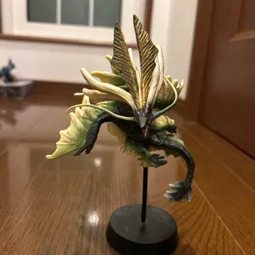 아마츠마가츠치 몬헌 생태 도감 시크릿 피규어