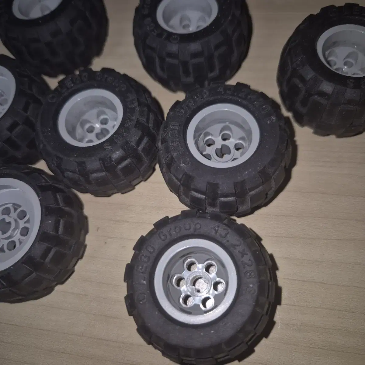 올드레고 Lego Lot of 4 Wheel/Tires 6580 / 65