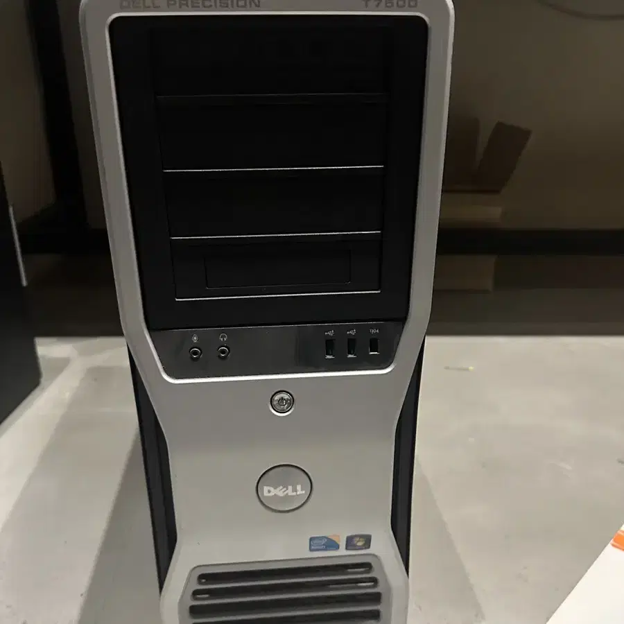 델 DELL 워크스테이션 T7500(정상 작동 상태 좋아요)