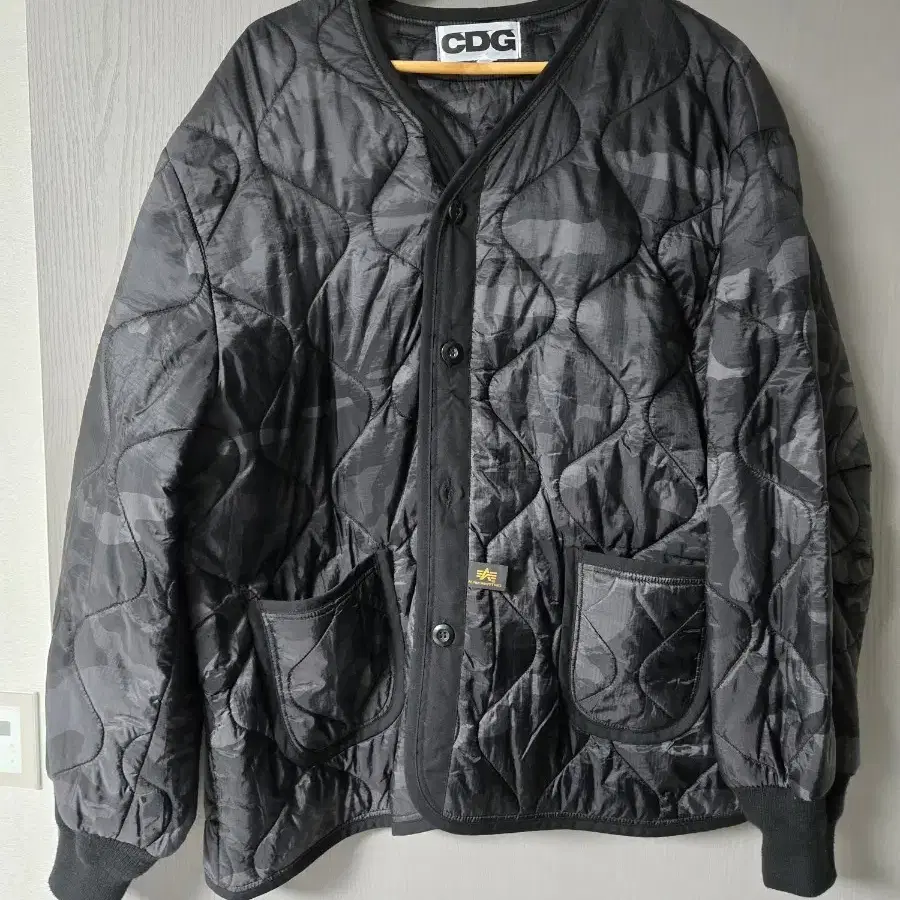 CDG x ALPHA LINER JACKET 팝니다