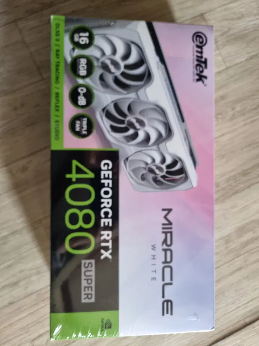 RTX4080 SUPER 화이트