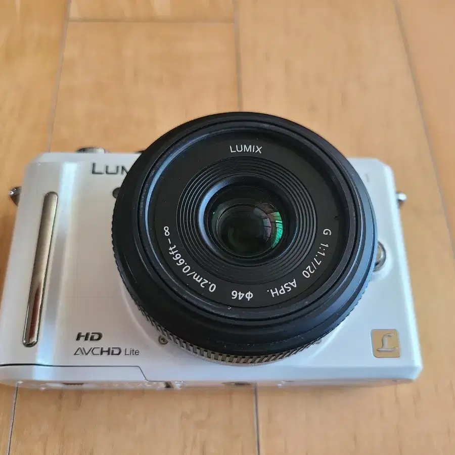 파나소닉 GF1 + 20mm 1.7 축복렌즈