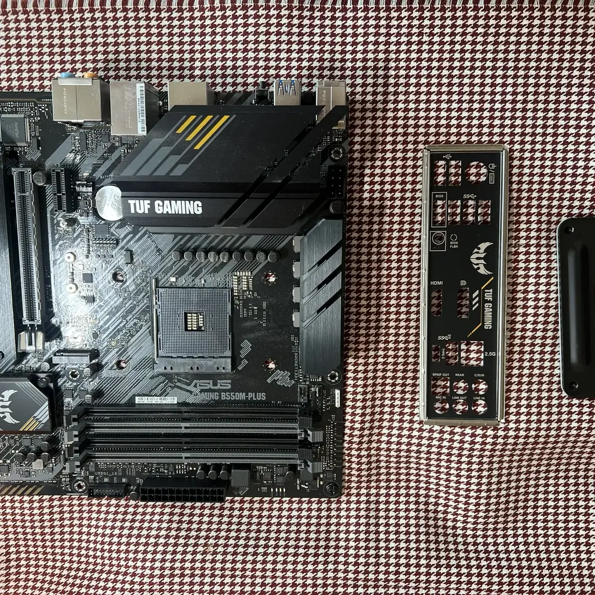 ASUS TUF GAMING B550M-PLUS 메인보드