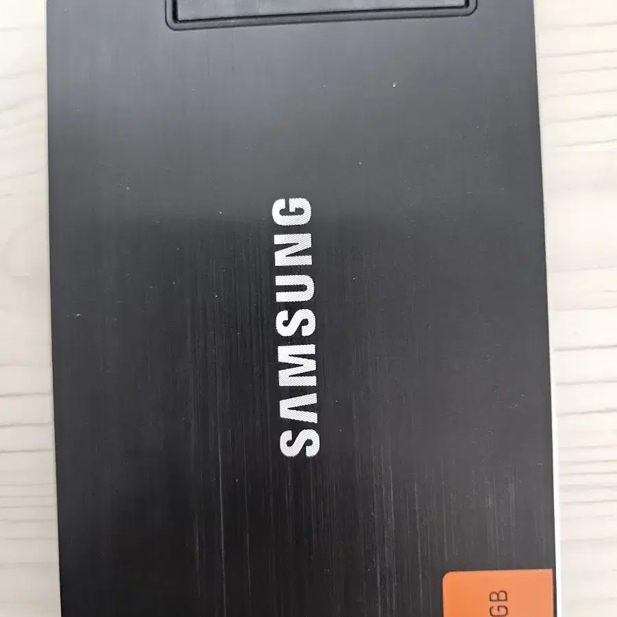 삼성 2.5인치 SSD 128GB 팝니다.