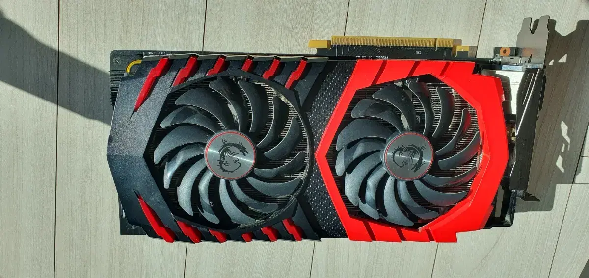 GTX 1070TI 8G 그래픽 카드 & 지지대