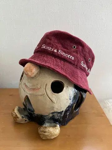 Saints & Sinners 버킷햇 버건디(빨간색)