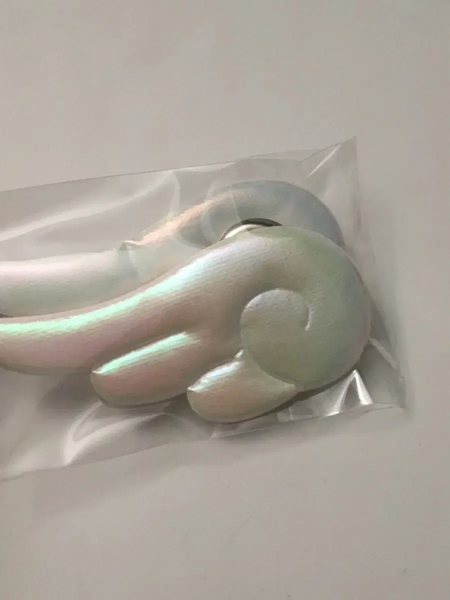 홀로그램 패딩 날개 브로치 뱃지 위시코어