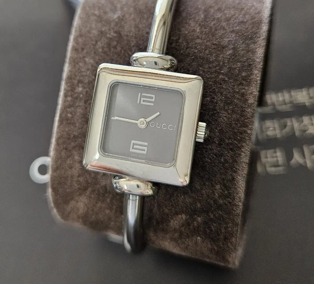 Gucci Women's Bracelet Metal Watch/SWISS