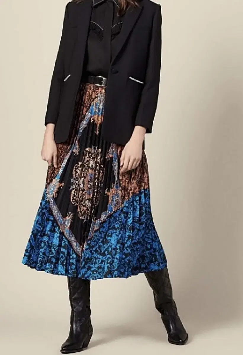 Sandro (산드로) printed skirt with pleats