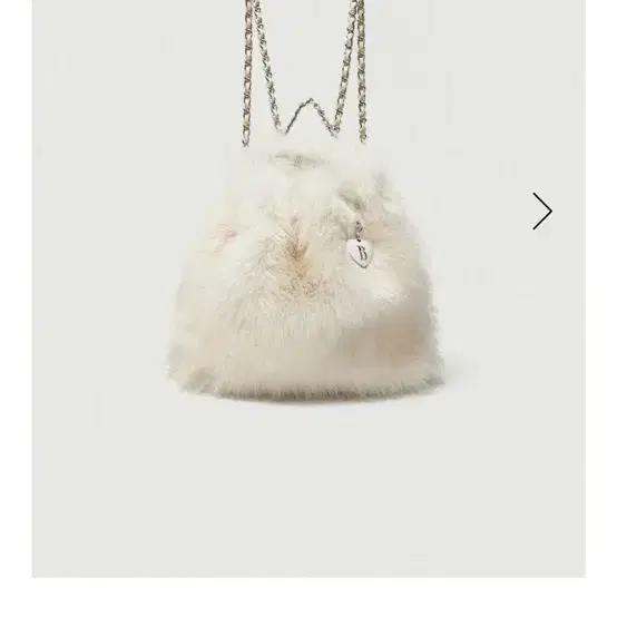 더바넷 Ivory Fur Drawstring Backpack