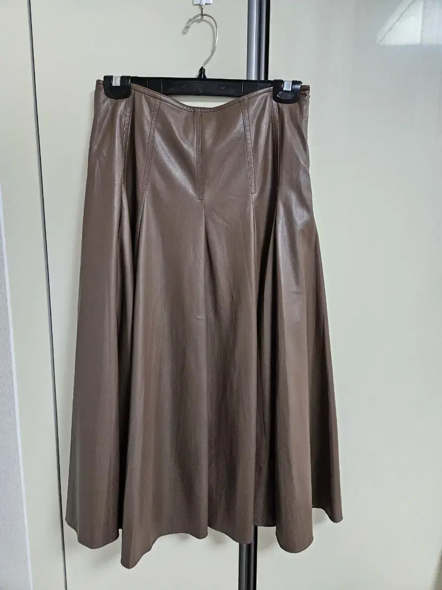 leather skirt