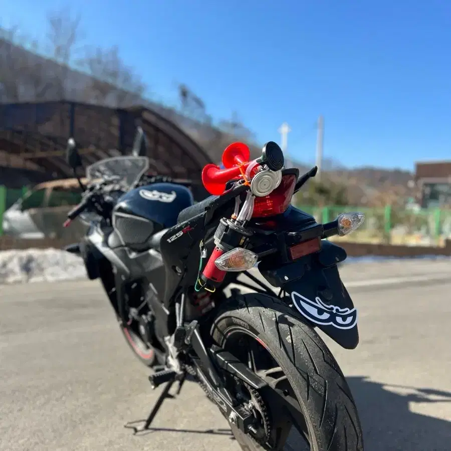 CBR125