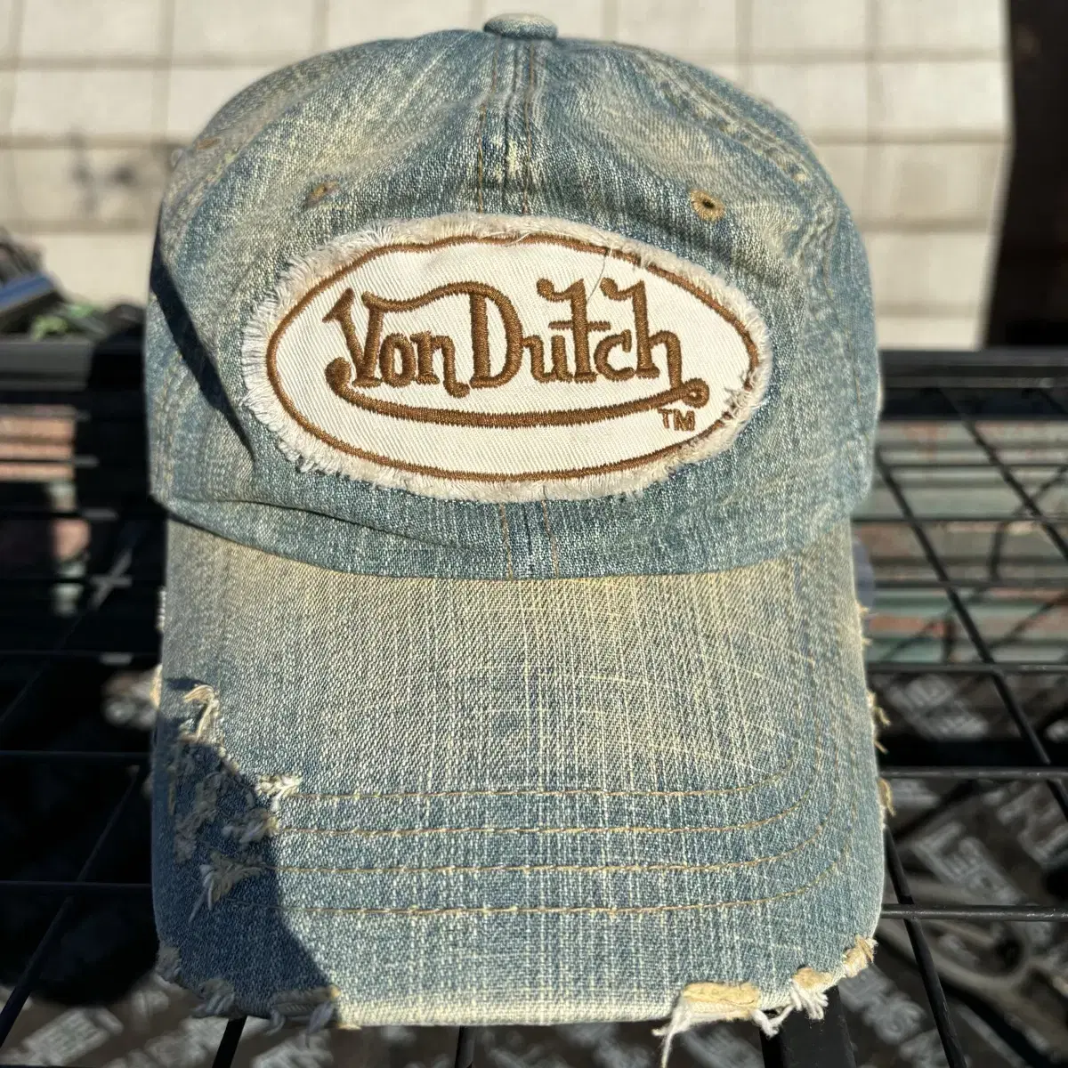 Von Dutch 본더치 데미지 디테일 데님 볼캡