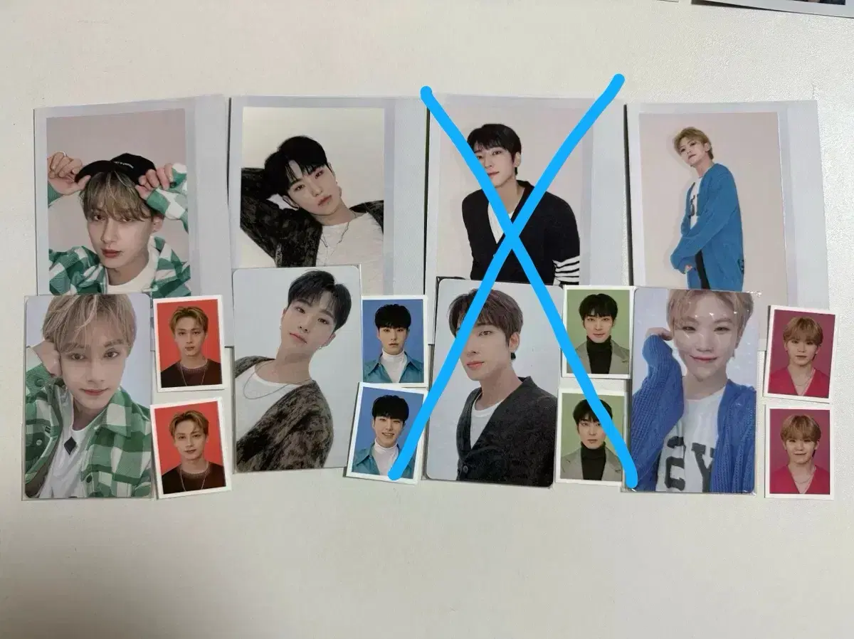 세븐틴 2022 시그 포카+증사+짭폴라 set 판매합니다.