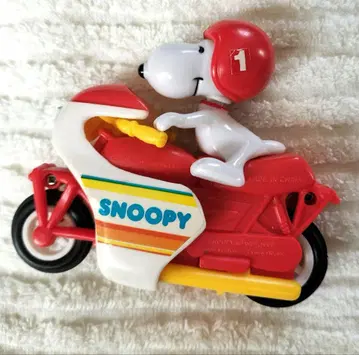 스누피 바이크의 빈티지 장난감