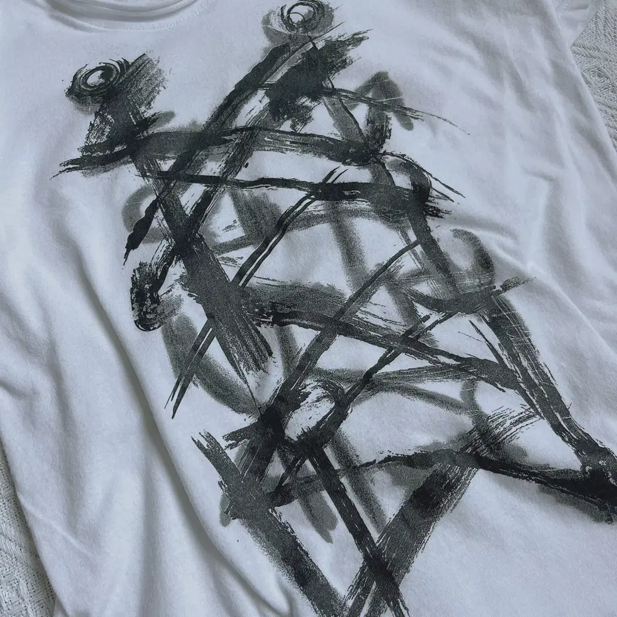 grunge graphic t