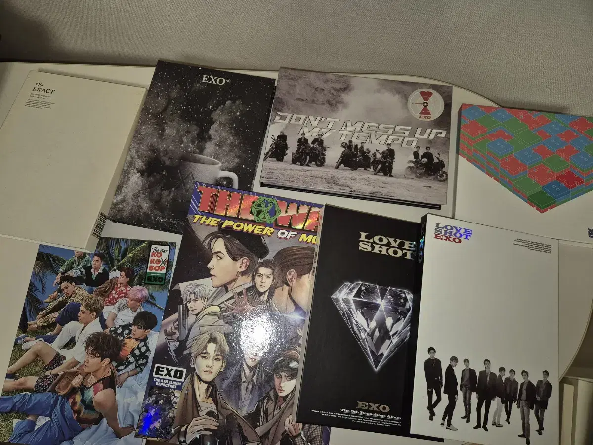 엑소 앨범, 포카 판매(포카 등 앨범 구성품 포함)