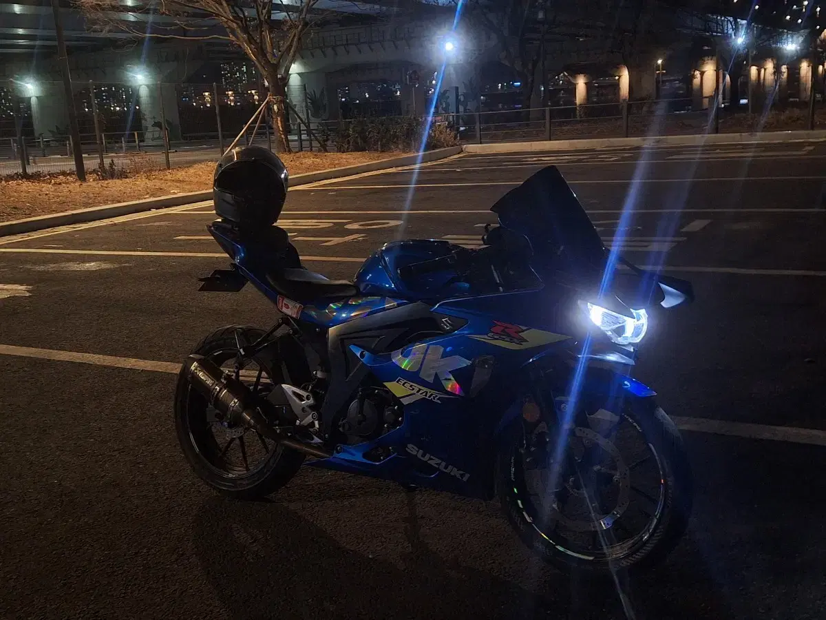 스즈키 gsx-r125 19년식 판매합니다