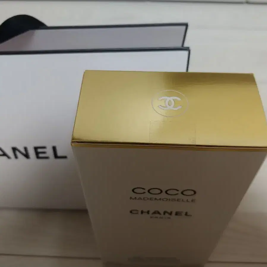 CHANEL 샤넬코코 마드모아젤 샤워젤 200ml (미개봉)