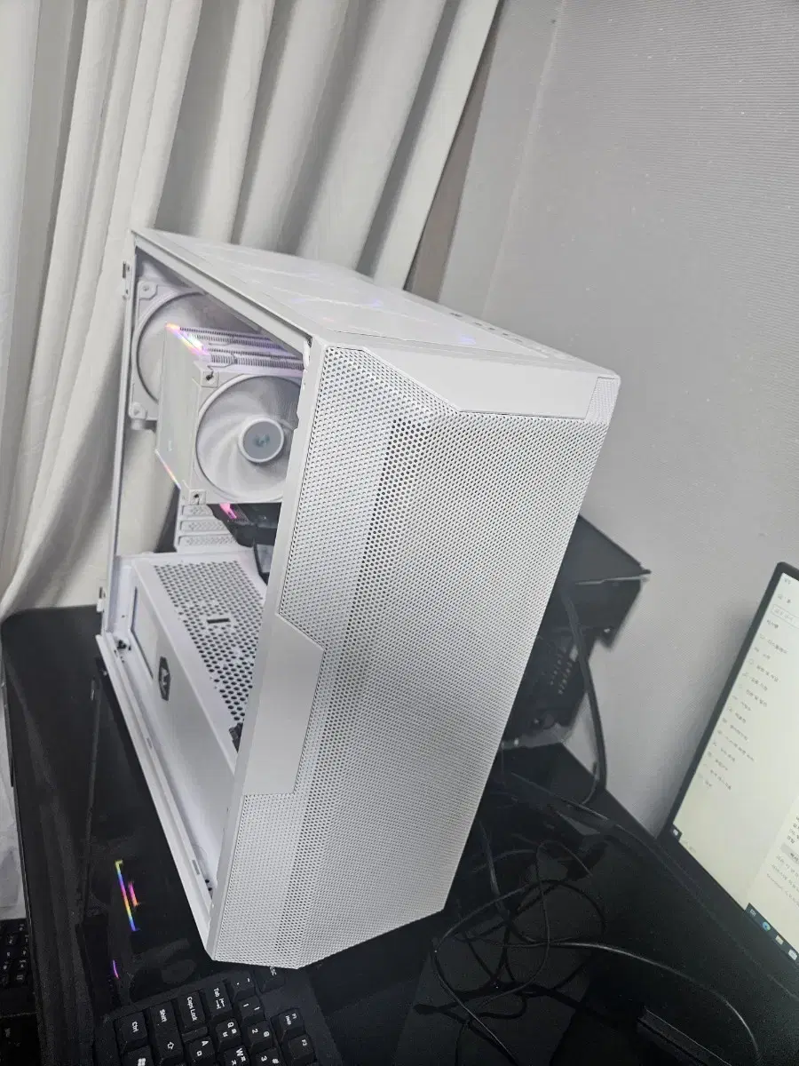 9600x 반본체 최신형pc