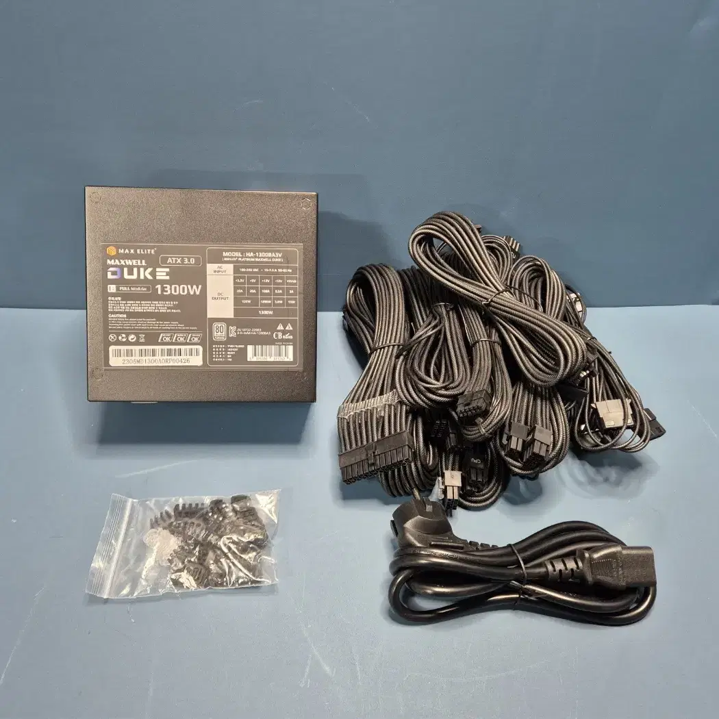 맥스엘리트 DUKE 1300W 80PLUS플래티넘  ATX3.0