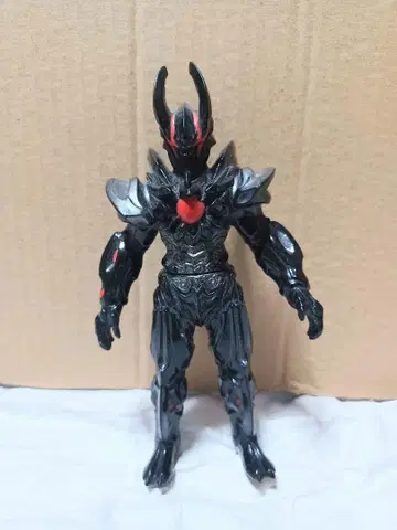 16 라이브 사인 포함! 다크 루기엘 14cm 소프트 비닐 울트라맨