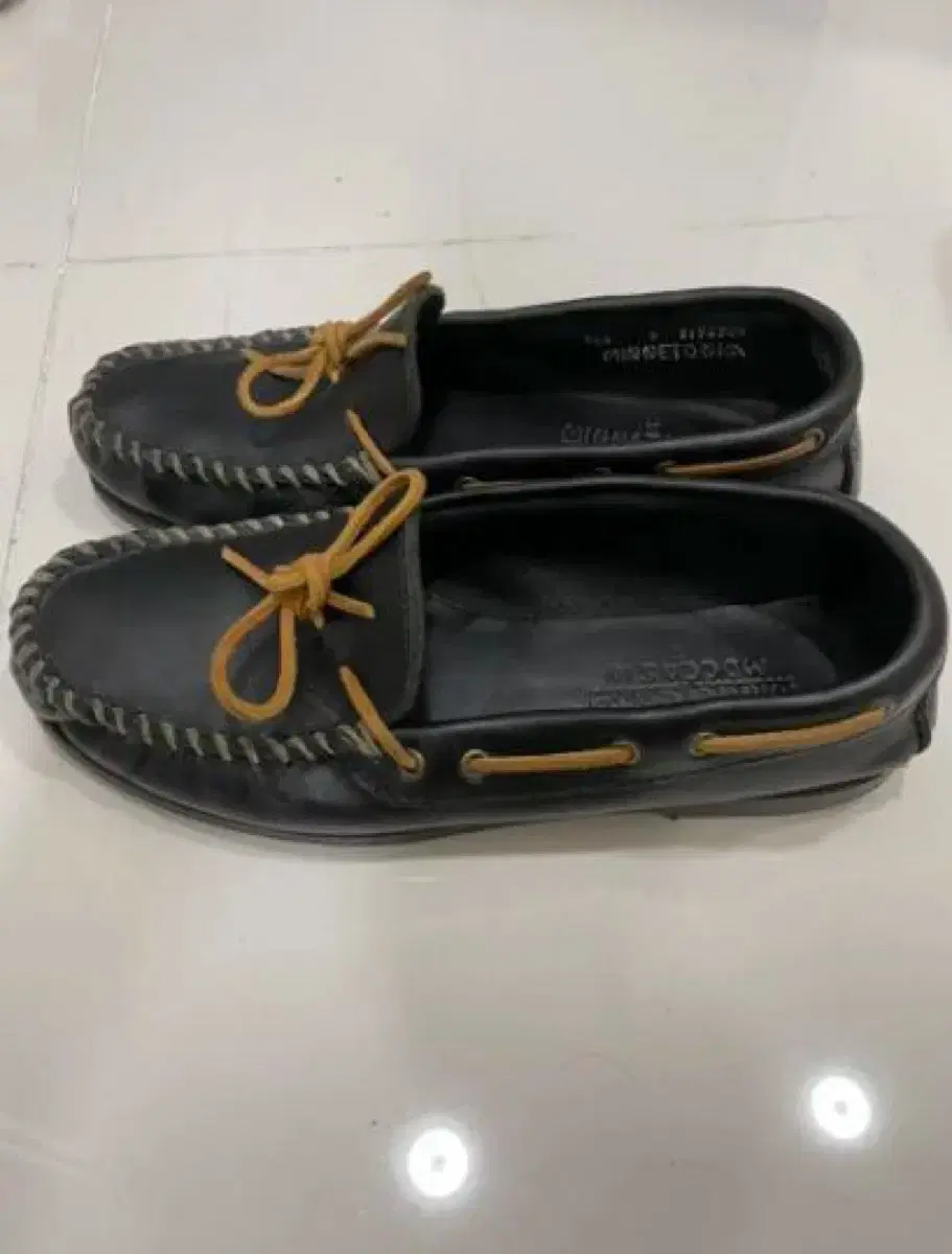 미네통카 minnetonka 모카신 moccasin 보트 슈즈 270