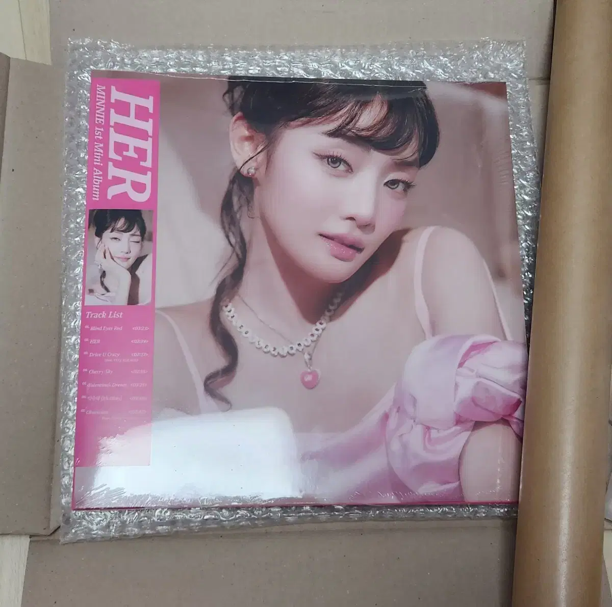 HER포스터 | 브랜드 중고거래 플랫폼, 번개장터