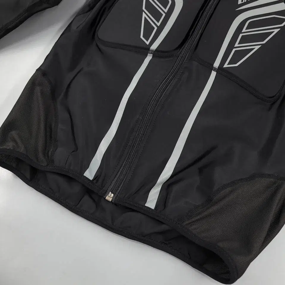 DAINESE 다이네즈 블랙 그레이 레드 프린팅 나일론 핑거홀 레이싱 하