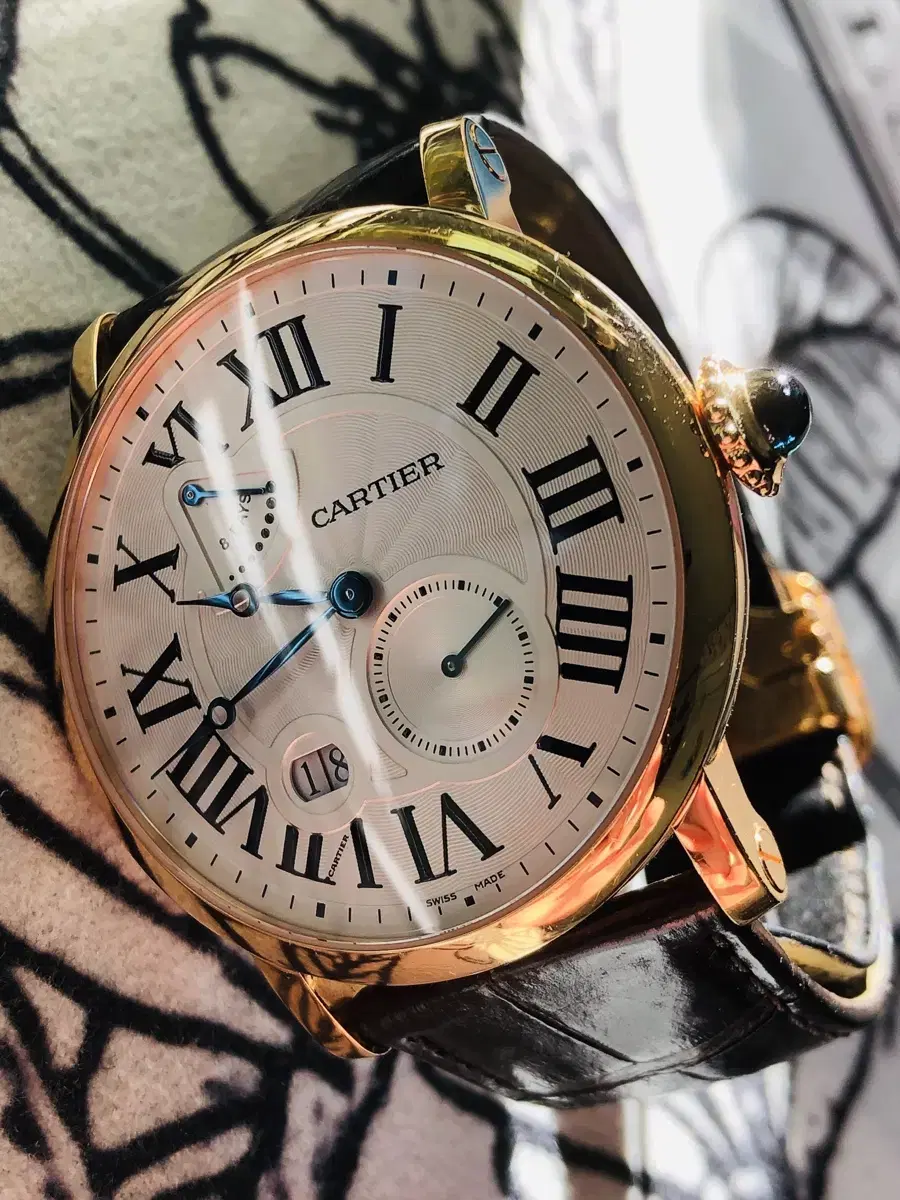 Cartier 로동드 금통시계 18k 한정판