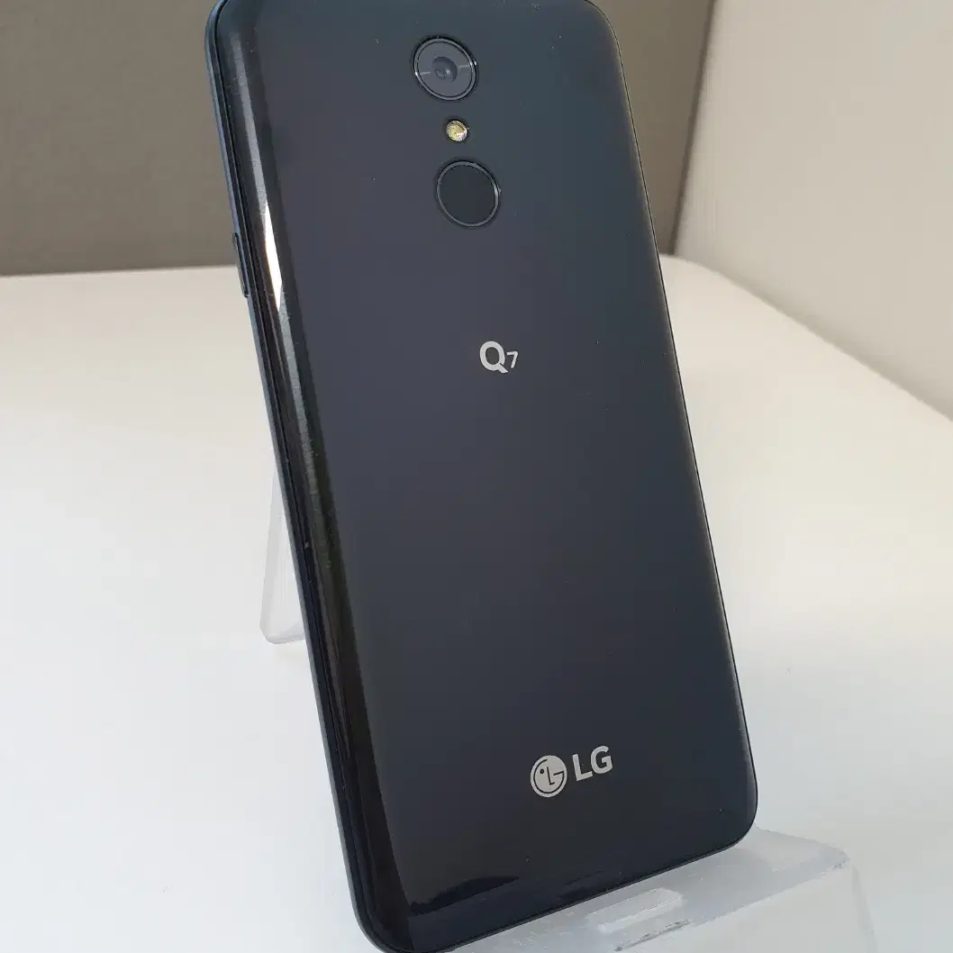 LG Q7 (1781911)