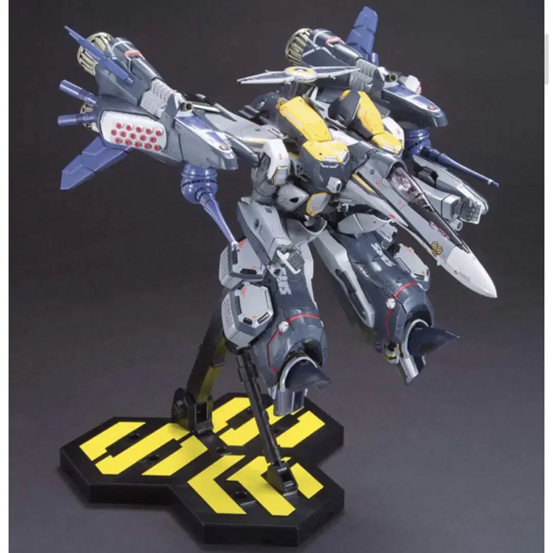 미개봉 1/72 마크로스 3단변형 vf-25 오즈마기 아머드