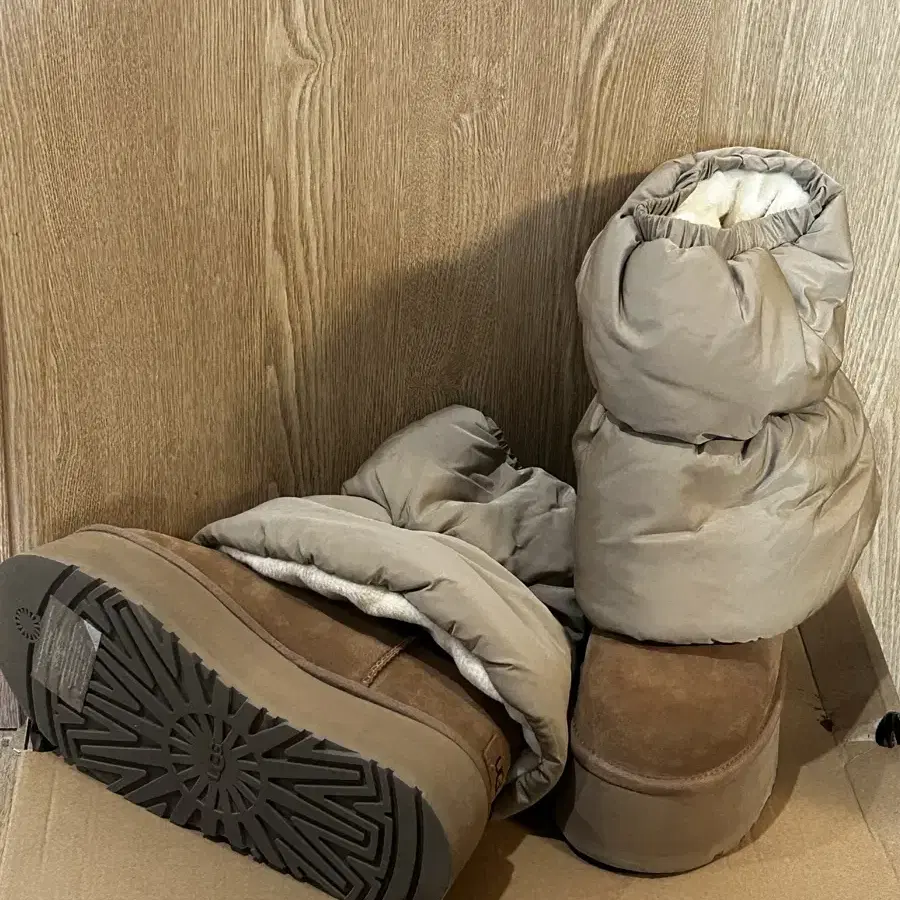 UGG 체스트넛