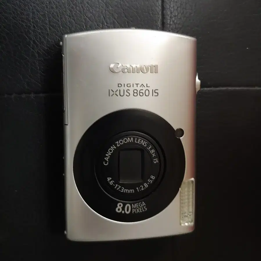 IXUS 860 is