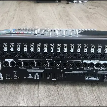 [ALLEN & HEATH] 알렌헤스 Qu-24 중고 디지털믹서