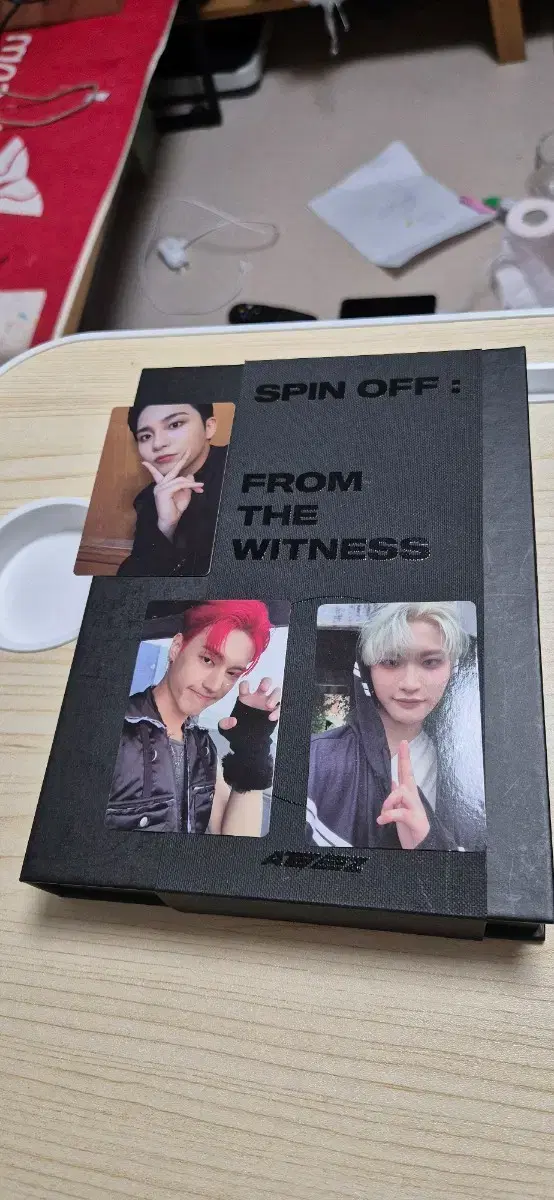 I'm selling ATEEZ's album.