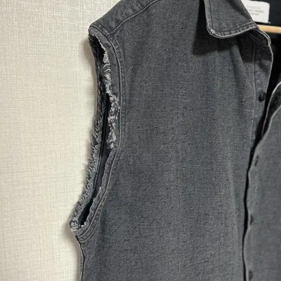 UNUSED 12oz SLEEVELESS DENIM SHIRT