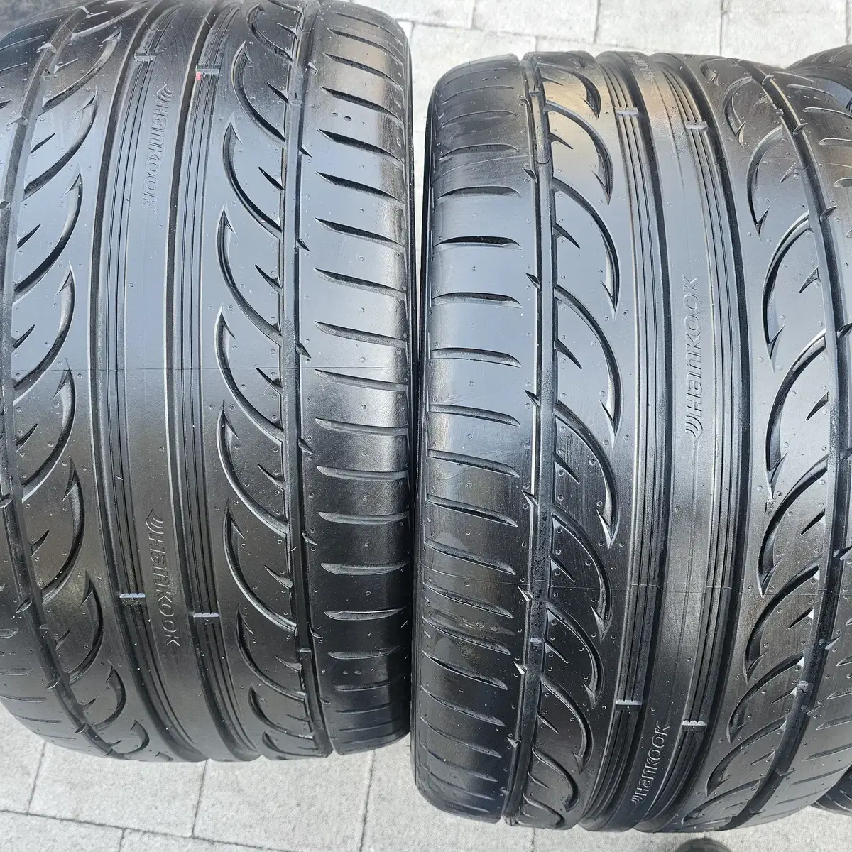 255/40R18,  285/35R18  한국타이어 임판 4본 판매