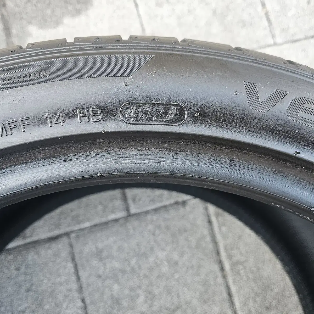 255/40R18,  285/35R18  한국타이어 임판 4본 판매