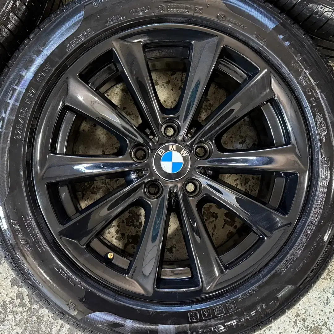 BMW F10 520d 전기형 17인치 휠타이어 판매